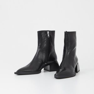 Vagabond black leather ankle boots